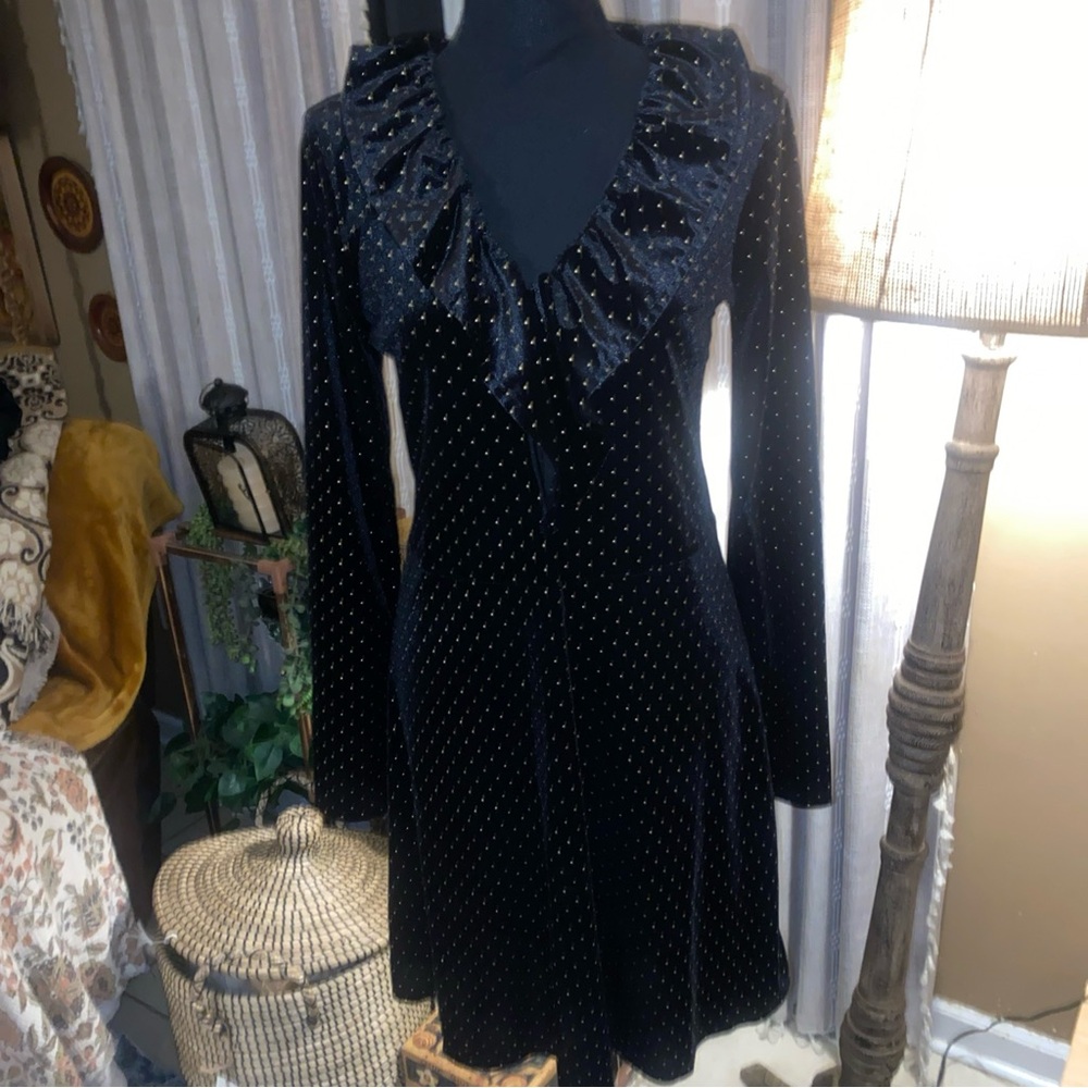 Elegant Black Velvet Dress with Ruffle Detail